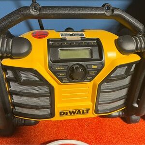 Dewalt Yellow Portable Jobsite Radio 12V charger